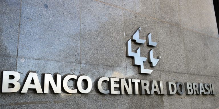 copom-reduz-taxa-selic-para-14,25%-ao-ano